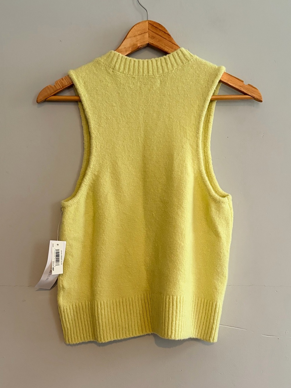 Daily Ritual Bright Olive Ultra Soft Sweater Vest Sz M NWT - Picture 2 of 8